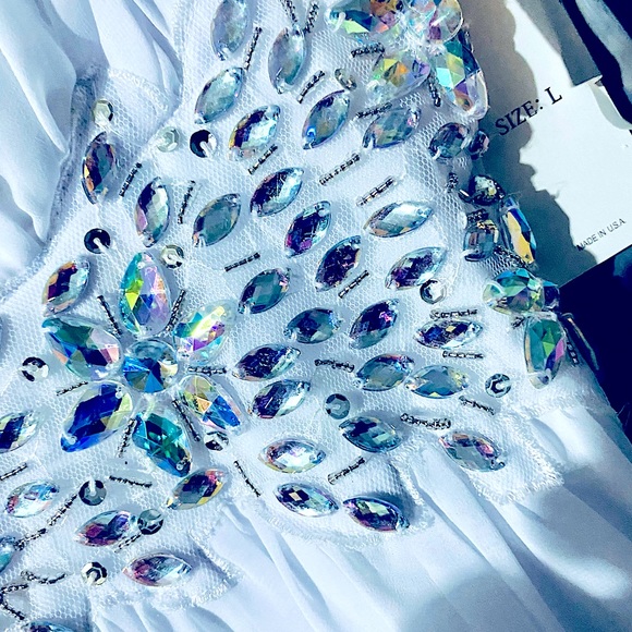 Reception White mesh top formal dress, with embroidered crystal designs - Picture 9 of 10